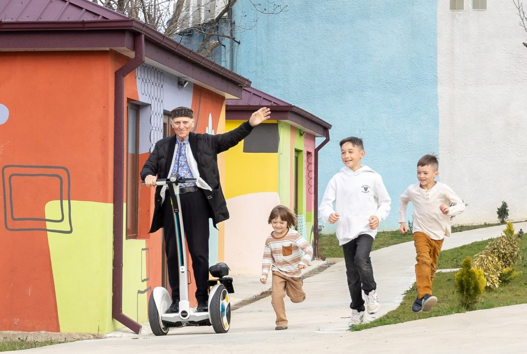 Ш.А. Амонашвили с правнуками