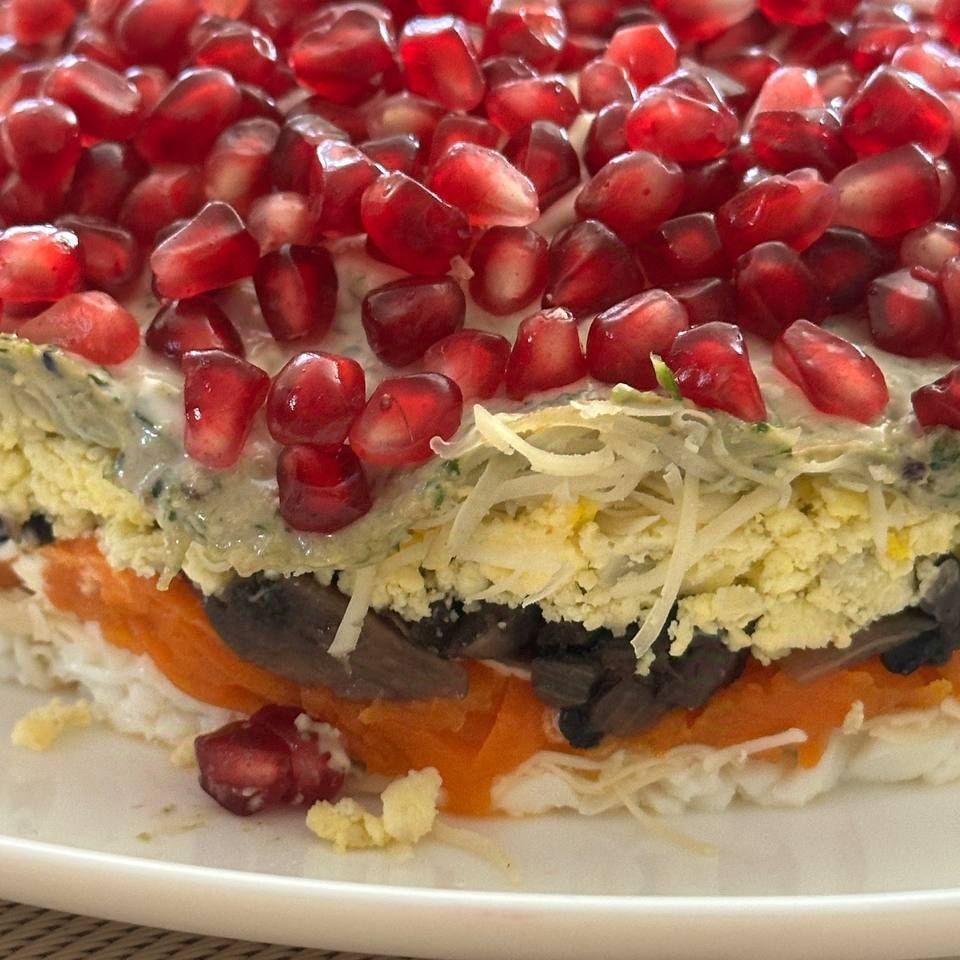 Вид готового салата сбоку