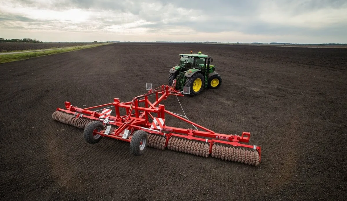 на фото работ катка Guttler pw 940 ASL