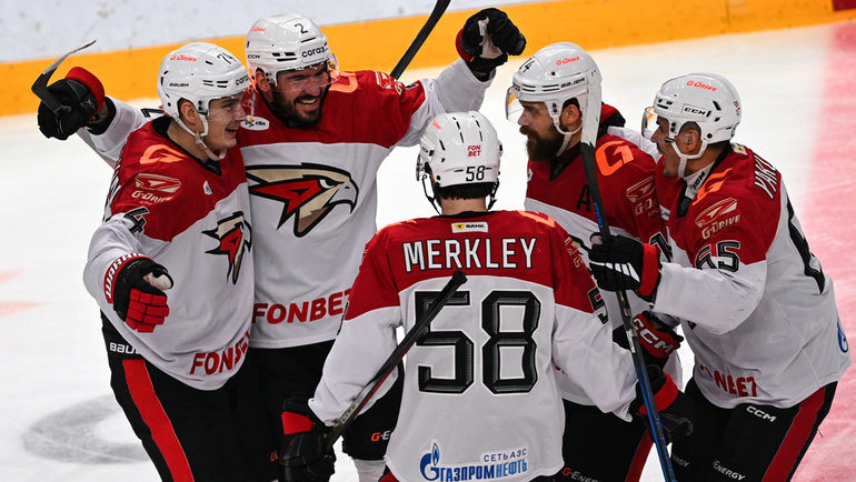    Игра «Авангарда» преобразилась при новом тренере.ХК «Авангард»