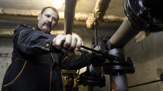    На модернизацию инфраструктуры ЖКХ в России выделят 4,5 трлн рублей Роман Захаров