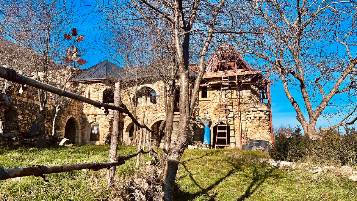 Замок в с.Межгорье