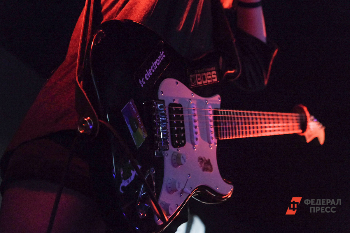 Музыкальный инструмент можно купить в Центральном районе Калининграда.  Фото: Фото: ФедералПресс / Полина Зиновьева