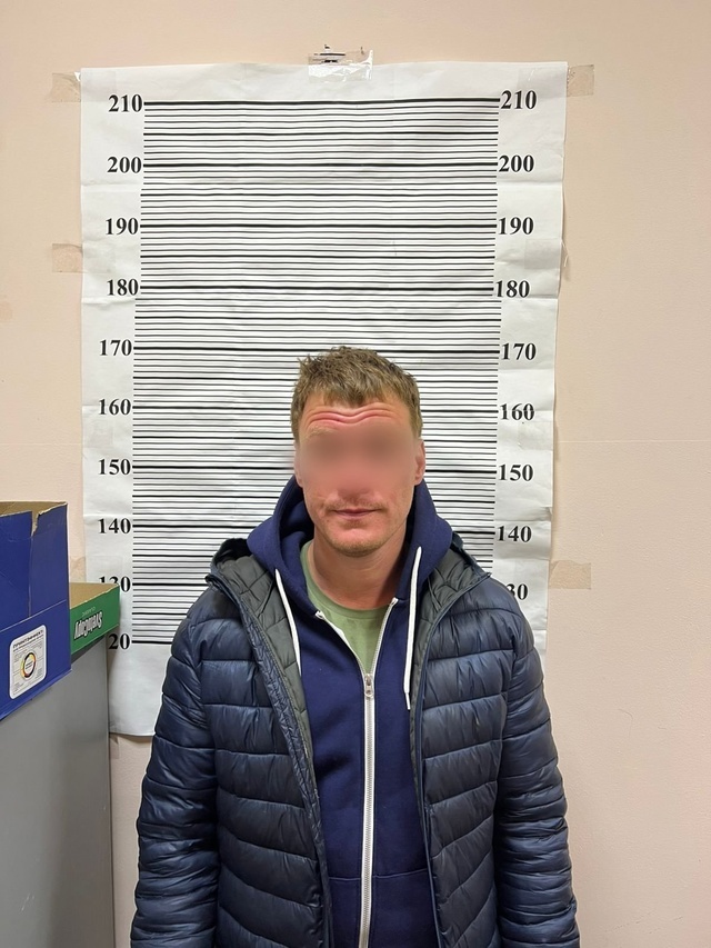    Нефтеюганца, отдохнувшего в Египте, встретили у трапа самолета полицейские с наручниками