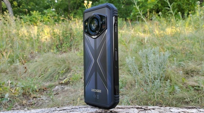    Последние модели смартфонов Doogee имеют узнаваемый дизайн. Источник: ixbt.com