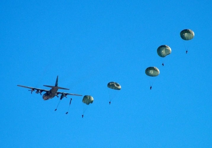 Почему самолет Ан 12 называли крыльями ВДВ