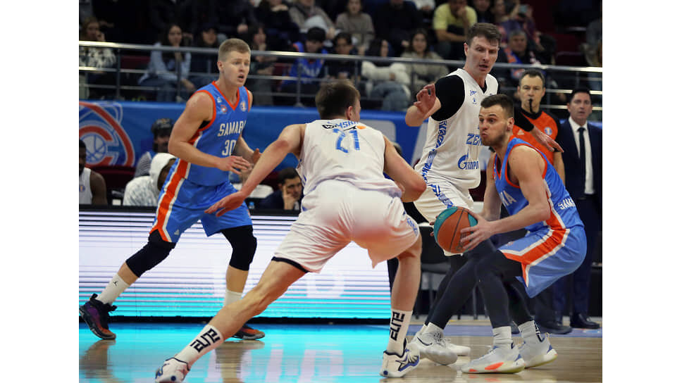 «Самару» покинули дорогостоящие легионеры из США и один из лидеров команды Александр Гудумак.📷Фото: Юрий Стрелец / Коммерсантъ