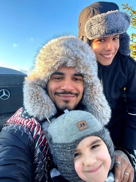    Natan с сыновьями. Фото: Телеграм