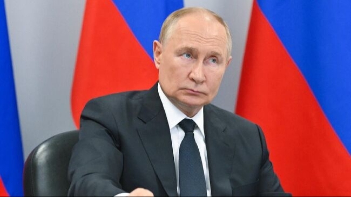    Путин назвал разлив мазута в Черном море одним из самых серьезных вызовов в области экологии