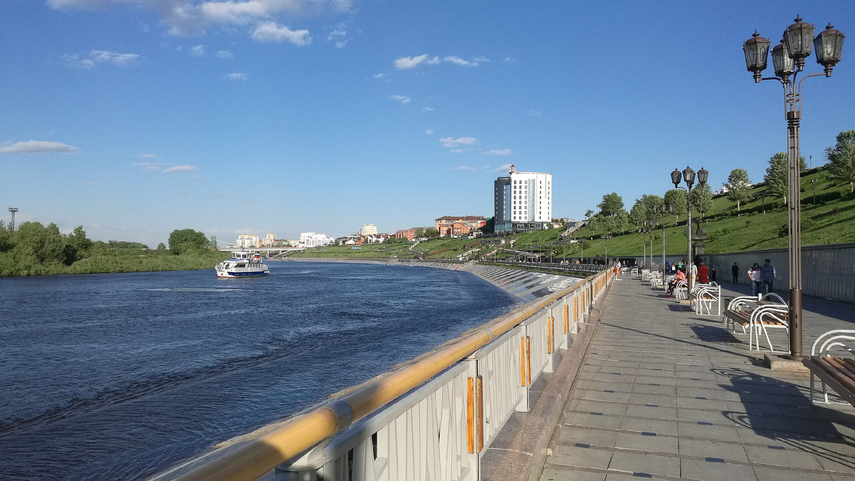 Набережная Туры в Тюмени. Авторство: RG72. Собственная работа, CC BY-SA 4.0, https://commons.wikimedia.org/w/index.php?curid=79423501