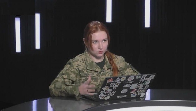    Официальный представитель сухопутных войск ВСУ пожаловалась, что на Украине не могут поймать полмиллиона уклонистов.