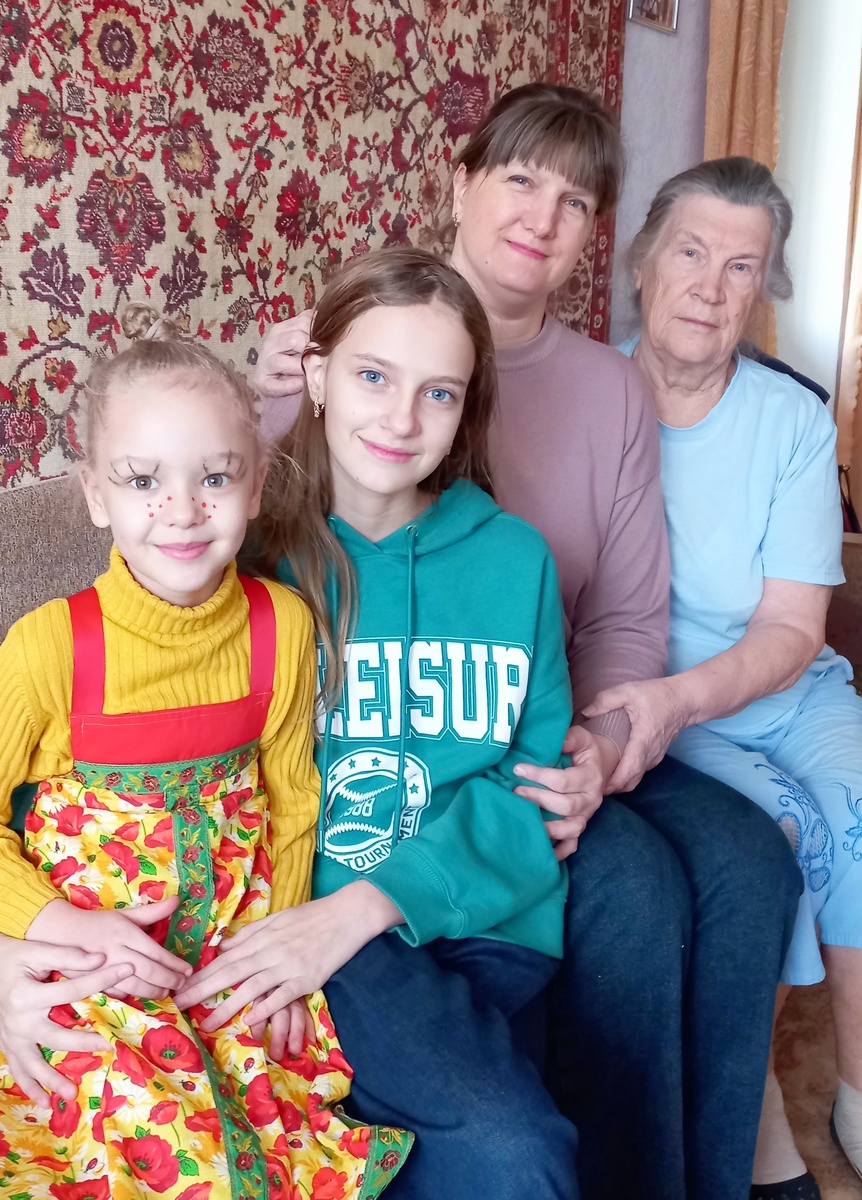 Женская половина нашей семьи (в неполном составе)