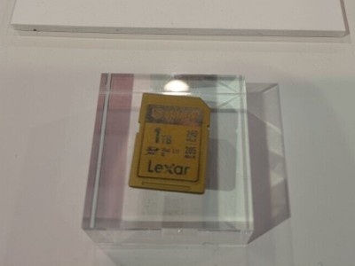    Lexar выпустила SD-карты Armor в корпусе из металла