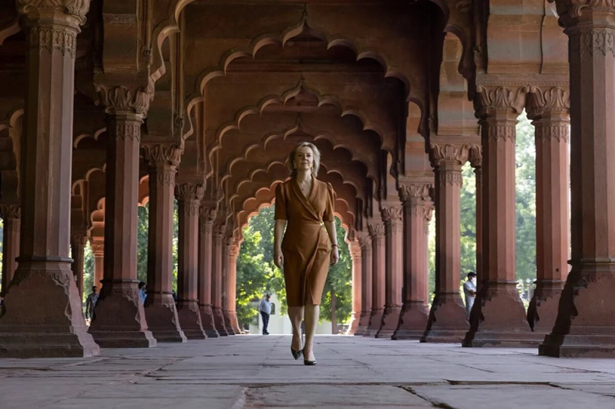    Трасс пригрозила Стармеру судом после обвинений в крахе экономики Британии