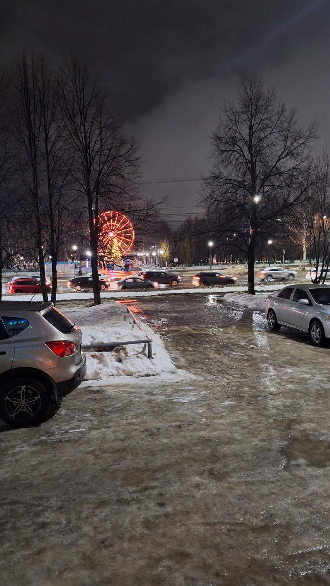 Из бани на парк посмотрели, но ничего сходим еще и туда, погода явно не гулябельная