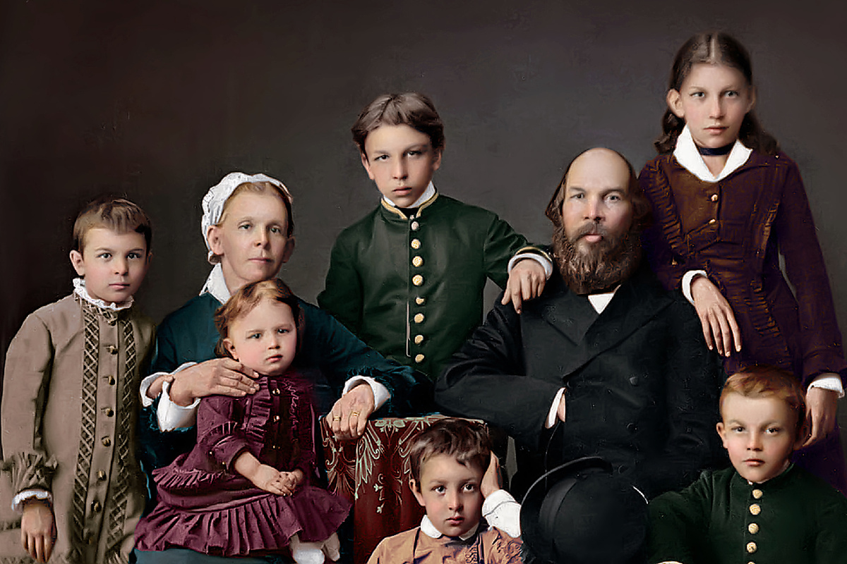 Пять братьев и сестер казалось могли продолжить дело Ленина. Но  нет. 