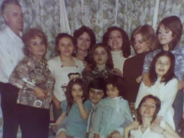 Питер со своей семьёй