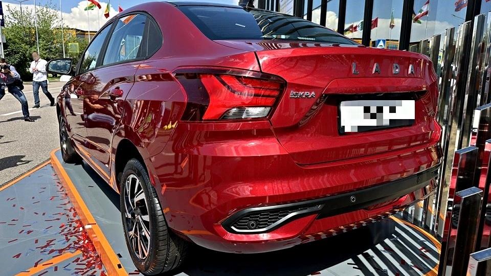 В чем главные отличия Lada Iskra от Lada Vesta. Рассказываю, что известно на данный момент