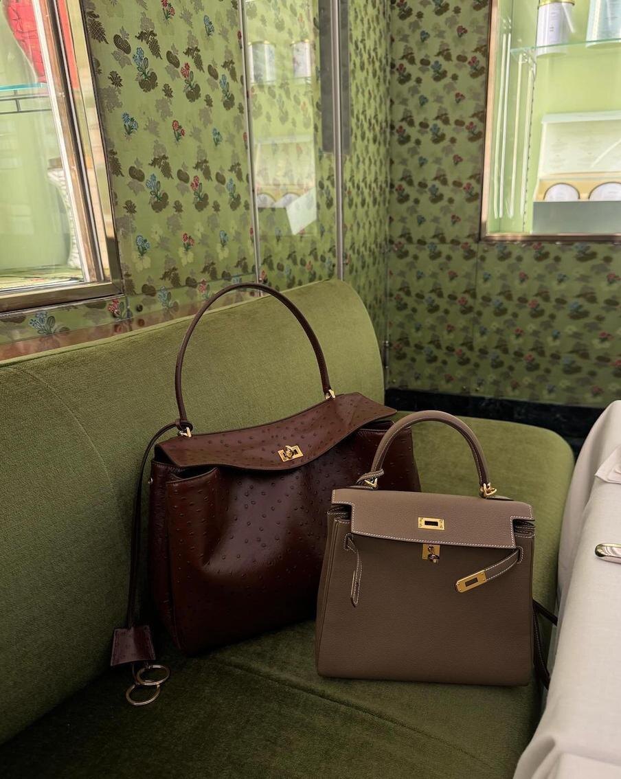 Этой весной стоит обратить внимание на классические модели сумок. соцсети @elenagiadaa