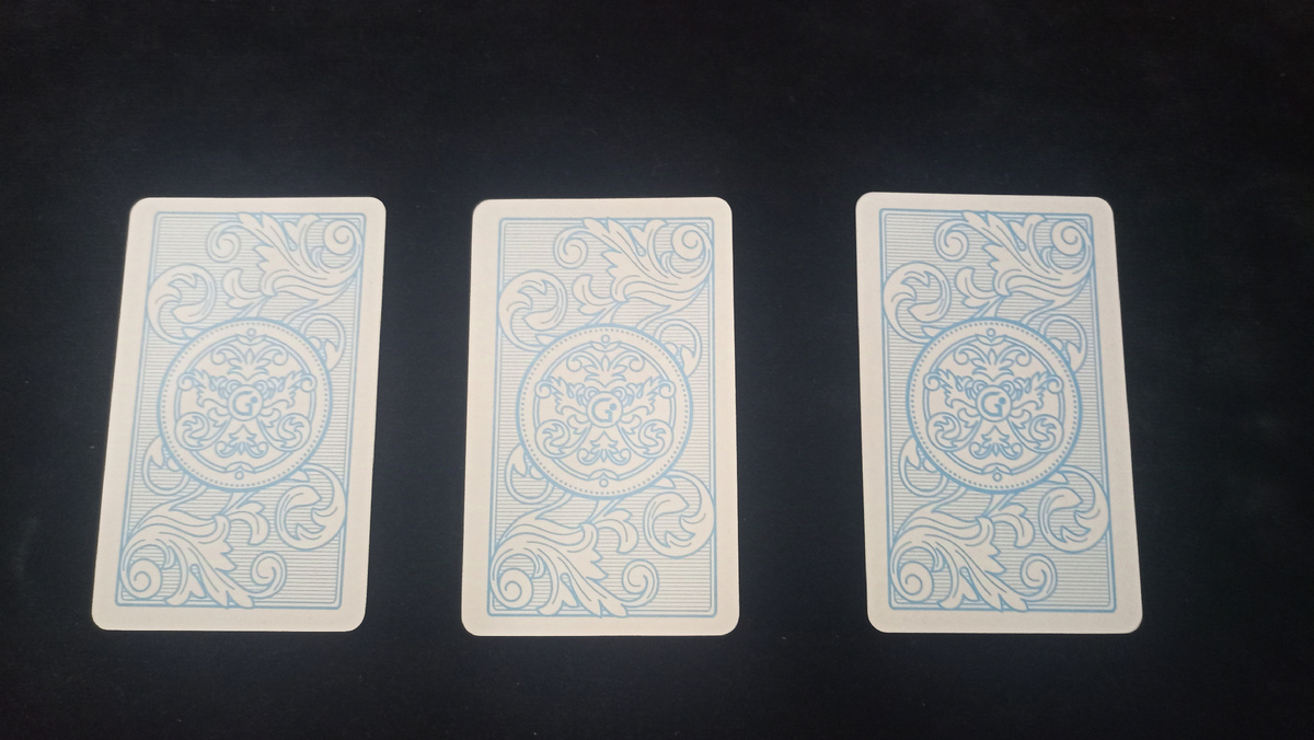 Слева направо: первый, второй и третий вариант большого расклада Ленорман