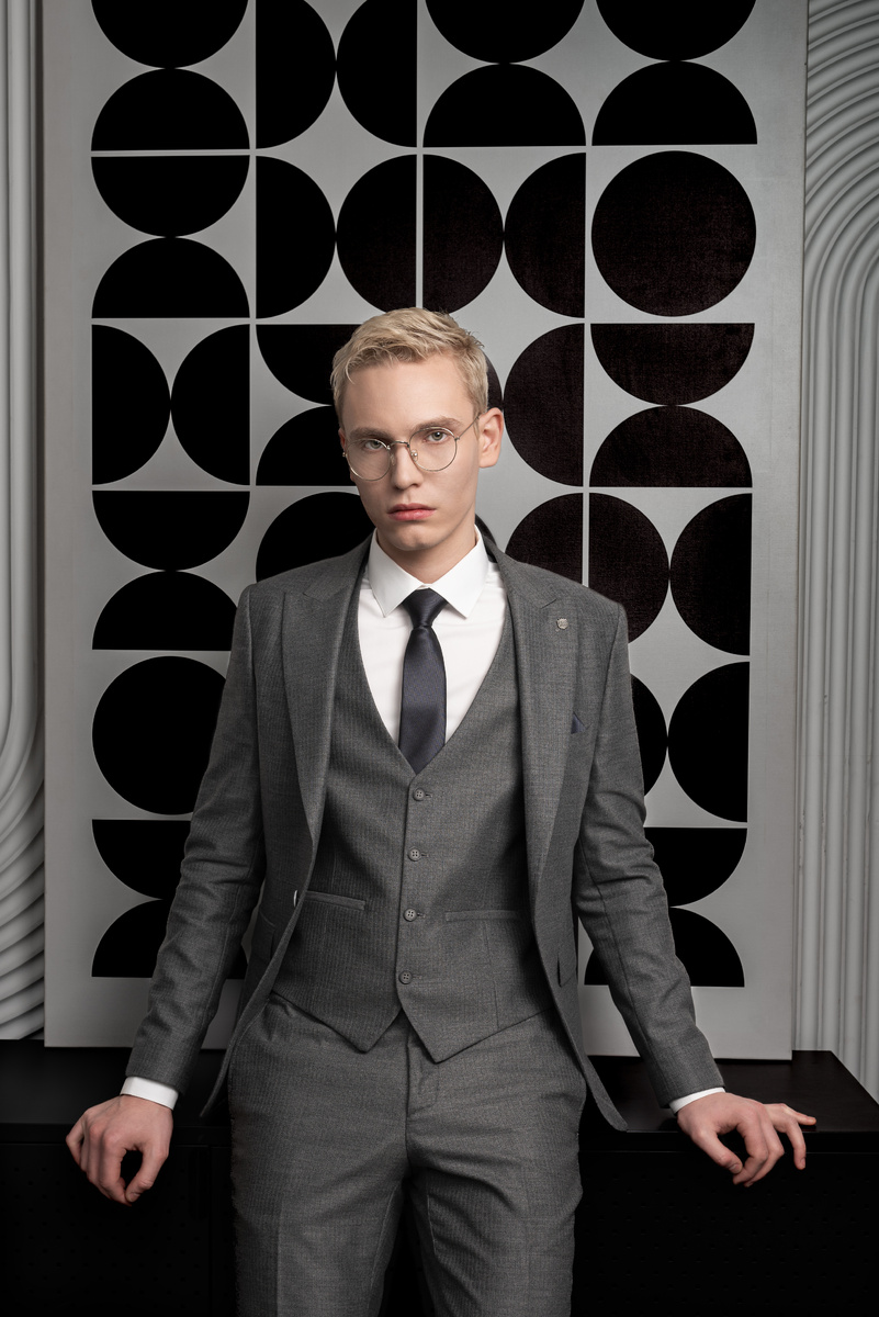 Мужской костюм тройка Mazaltovman в сером цвете