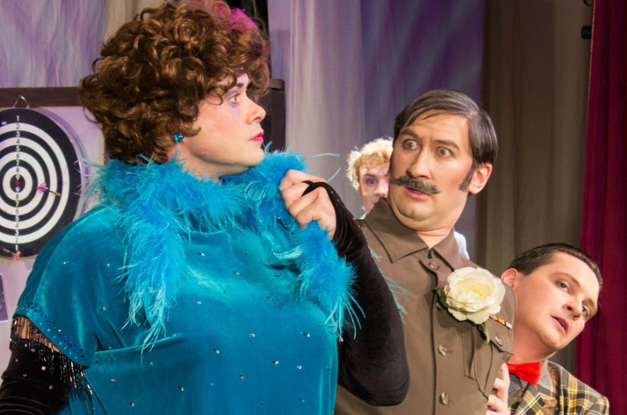 Момент из спектакля, фото с официального сайта театра 