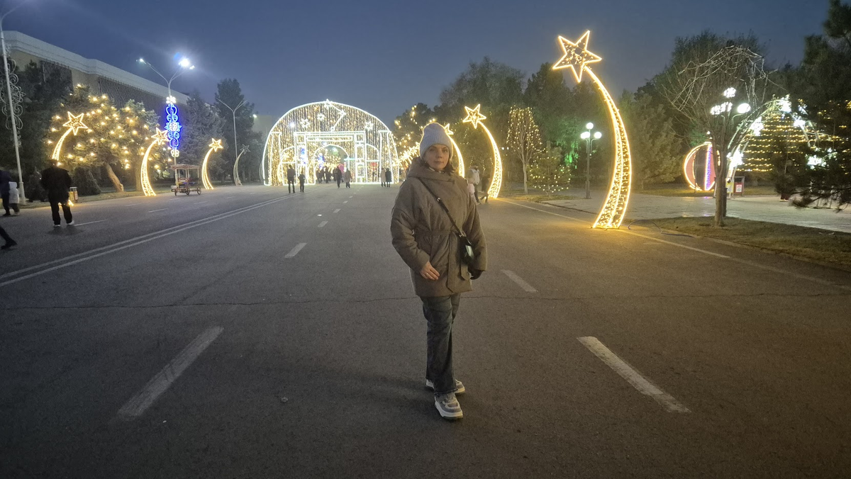 На пути к городской ёлке в Самарканде