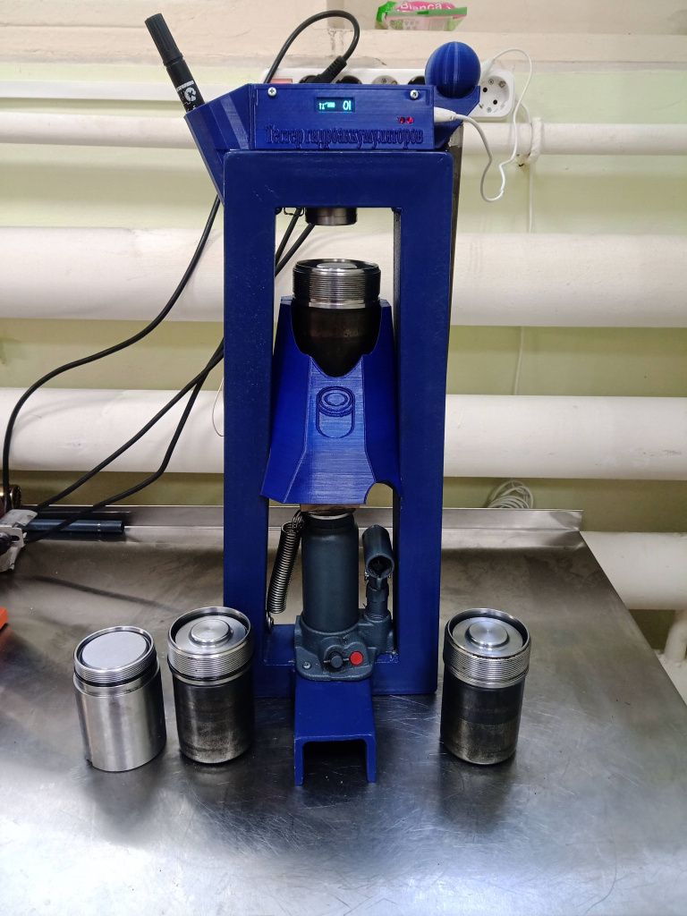 Стенд проверки давления в гидроаккумуляторах DQ200. Фото автора
