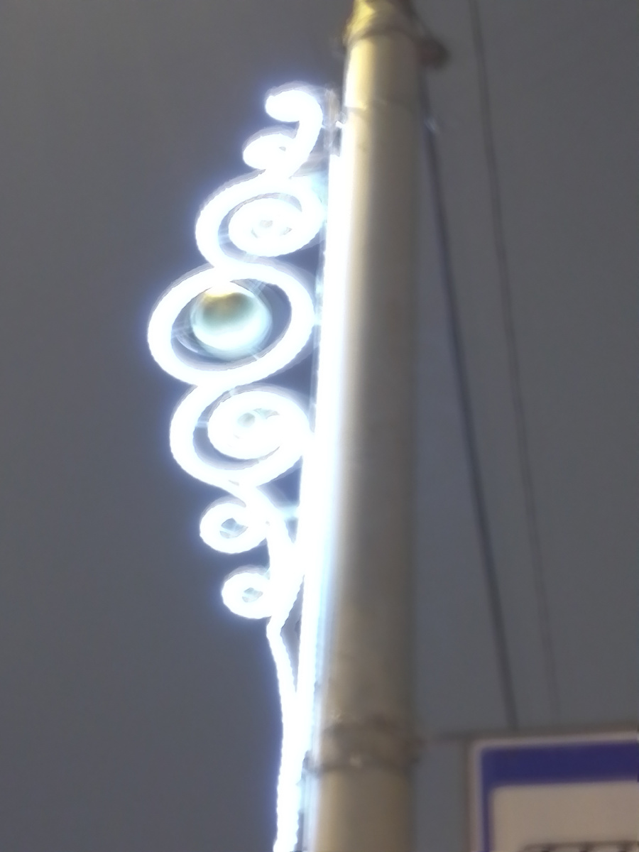 Украшение  у станции метро "Балтийская"