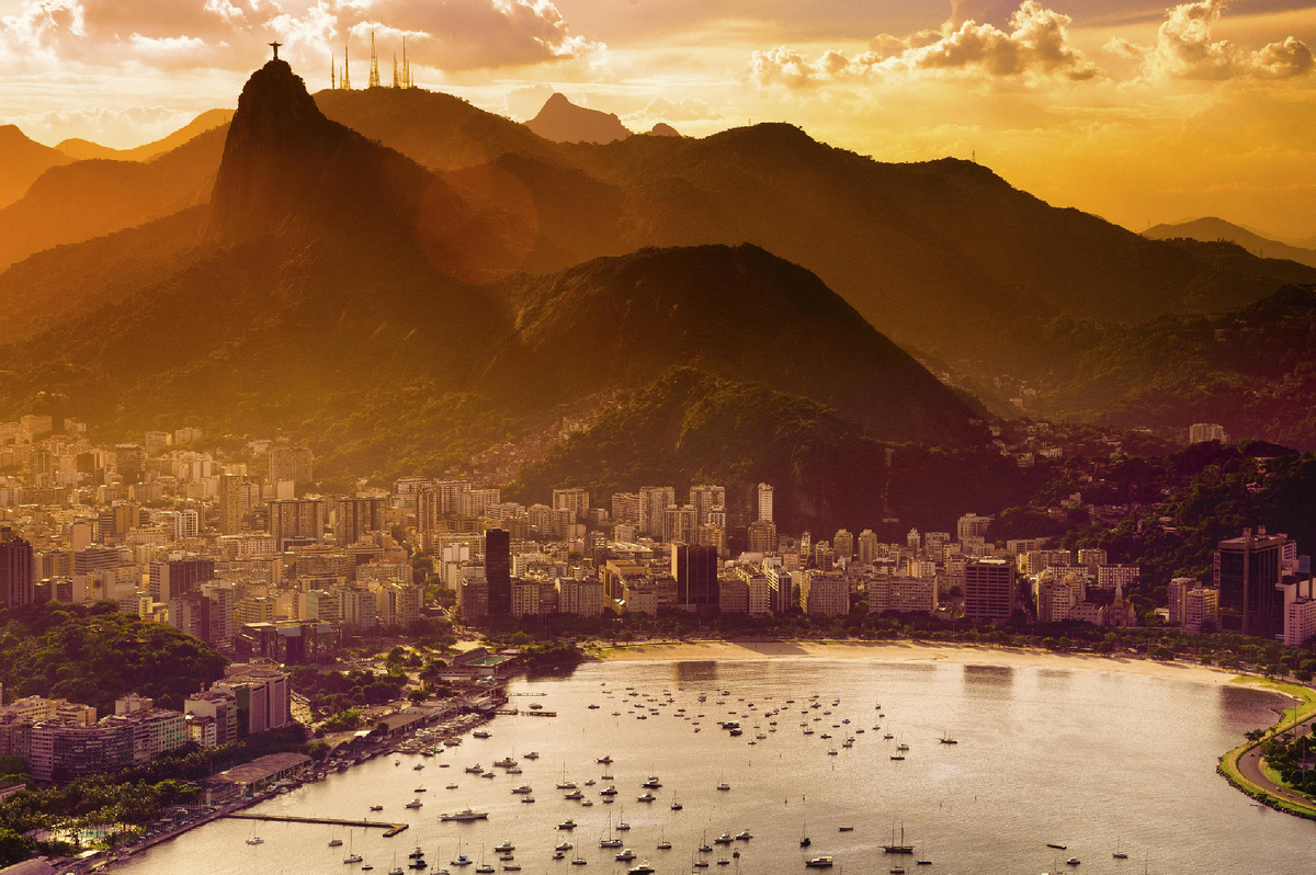 Статуя Иисуса в Рио-де-Жанейро