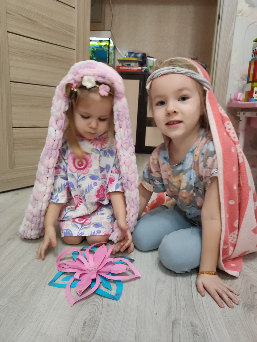 Мои принцессы: Злата 6 лет, Агата 2.9 года.