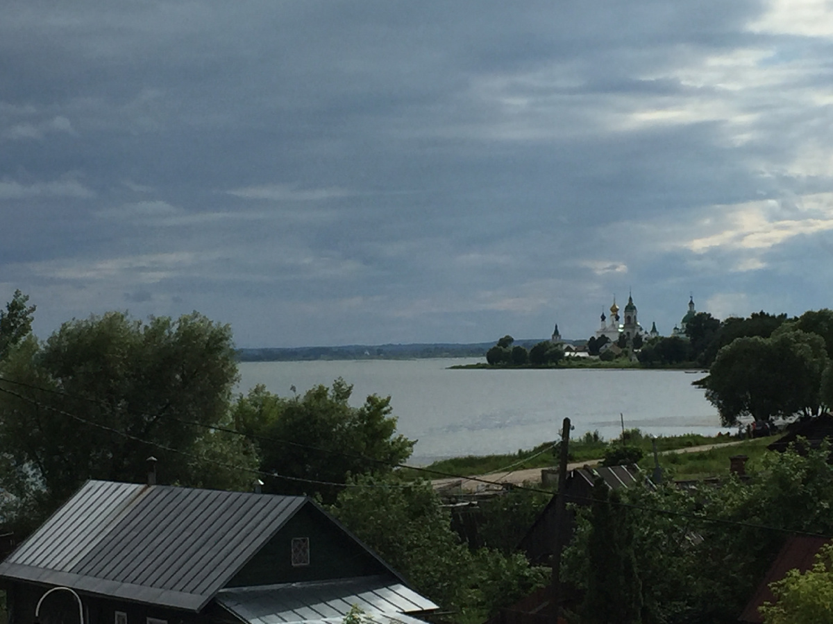 Озеро Неро в Ростове Великом и Спасо-Яковлевский монастырь