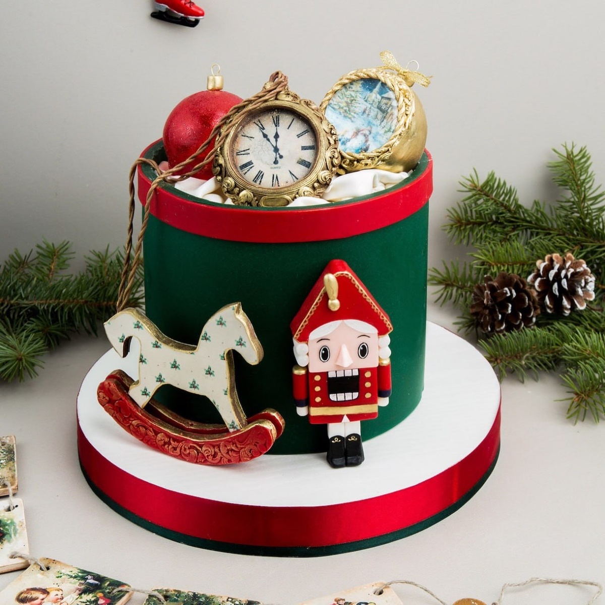 «Любовь и сладости» представили коллекцию новогодних десертов  