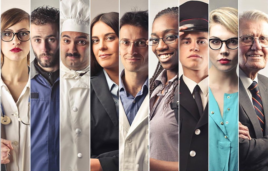 на вопрос "кто я?" зачастую человек говорит о своей професии...