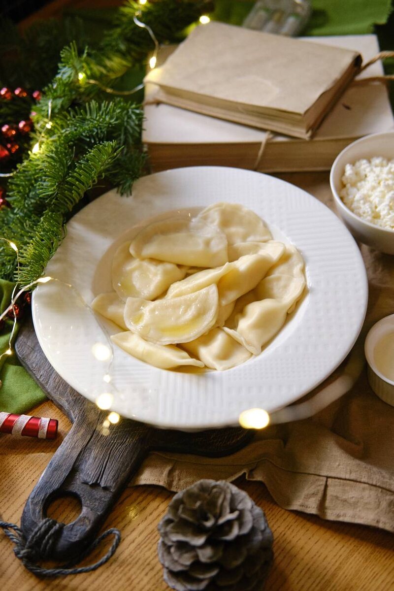 Вареники с сюрпризами [семейное кафе «СМЕТАНА»]