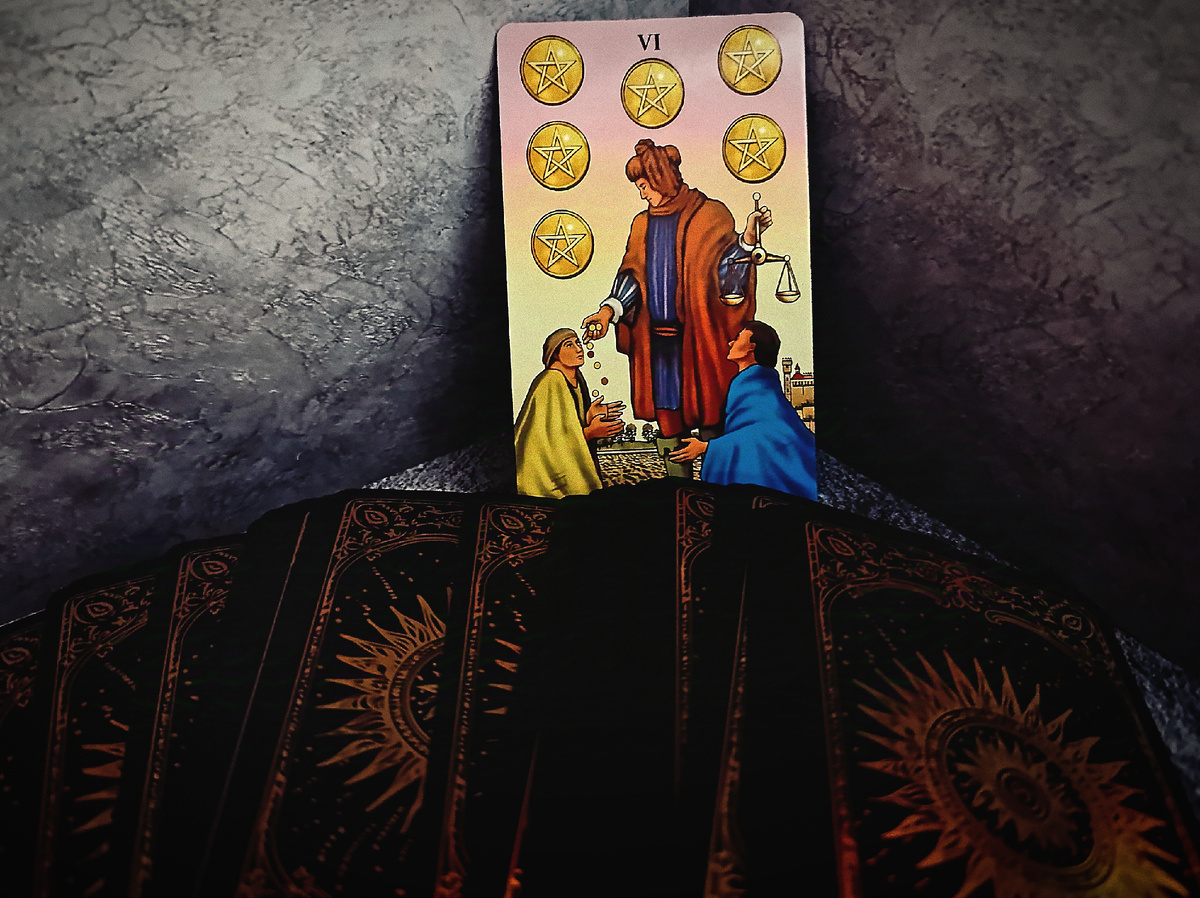 Шестерка пентаклей