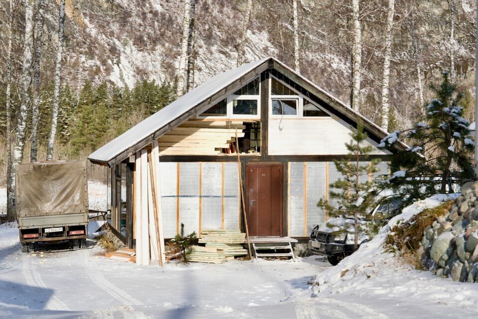    Демонтаж туристической базы. Источник: "Толк"