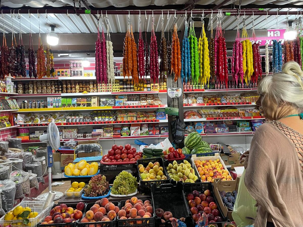 В Приморском крае заработает большой магазин узбекских товаров.  Фото: Фото: ФедералПресс / Мария Гридина