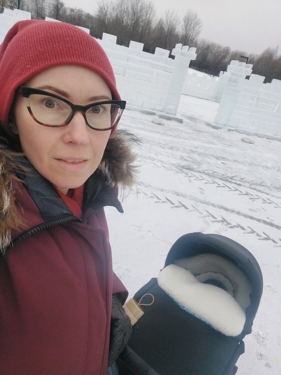 Слушаю аудиокниги во время прогулки 