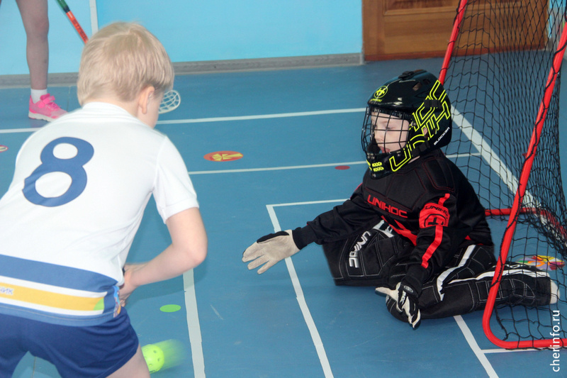    Соревнования пройдут в ФОКе 11 и 12 января с 8 утра до 18:00. За Кубок Деда Мороза поборются 22 команды из спортклубов Череповца