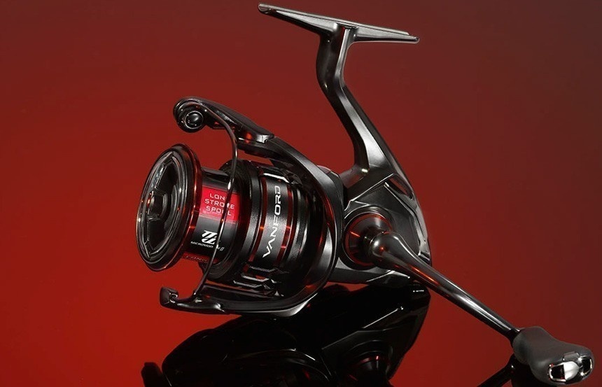 Эта коллекция включает в себя более 10 моделей, различающихся размером шпули, весом, и видом рыбалки, для которой они подходят.