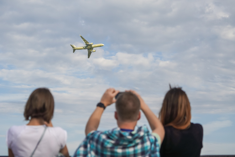    Получается, план 2024 года по Ту-214 КАЗ не выполнил: завод должен был не просто поднять одну машину, но и передать ее заказчику.   
Фото: «БИЗНЕС Online»