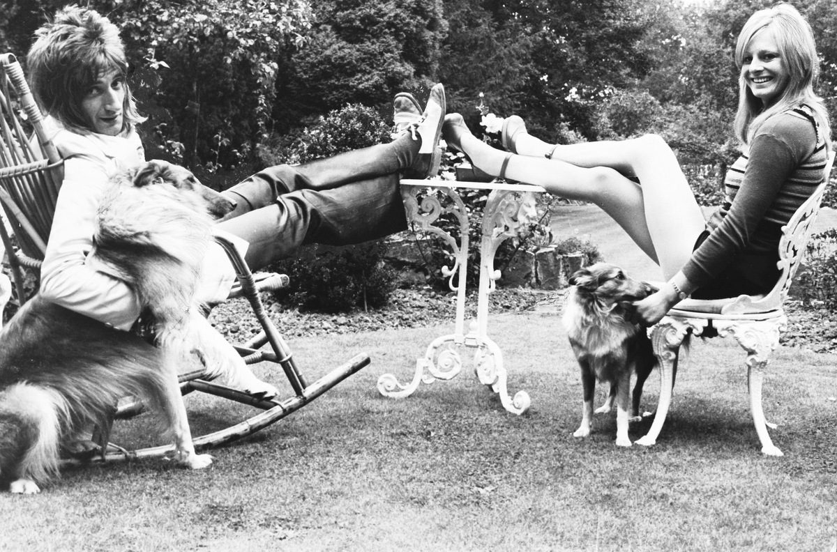    Стюарт был разнорабочим на кладбище, делал рамы для картин и ассистировал электрикам. В начале 1960-х он увлёкся идеями битников и отправился путешествовать по Европе. Он активно поддерживал кампанию по ядерному разоружению / globallookpress.com / Manchester Daily Express