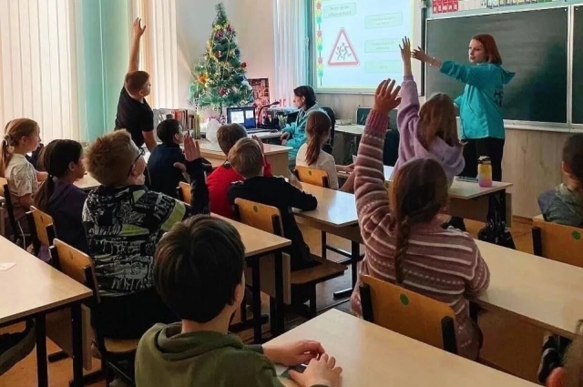    «Новые люди» рассказали брянским школьникам о правилах поведения на дороге