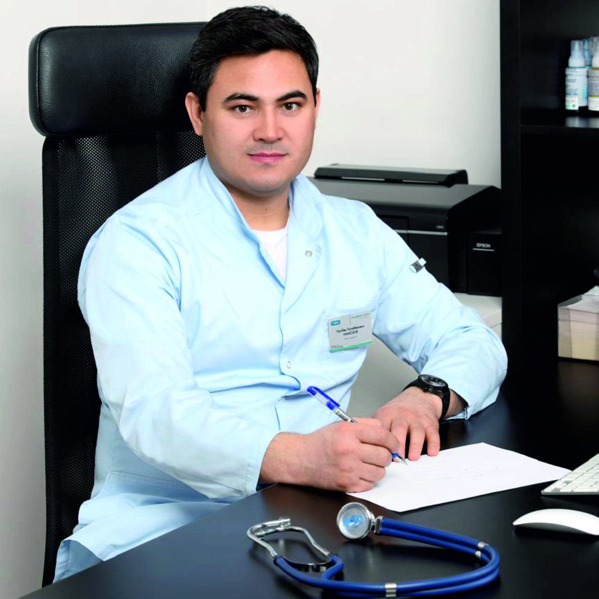 Врач терапевт-кардиолог Намозов Улугбек Тагойбекович