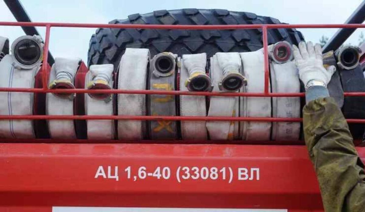     Пожарные рукава. Источник: ria.ru Автор фото: Александр Кожохин