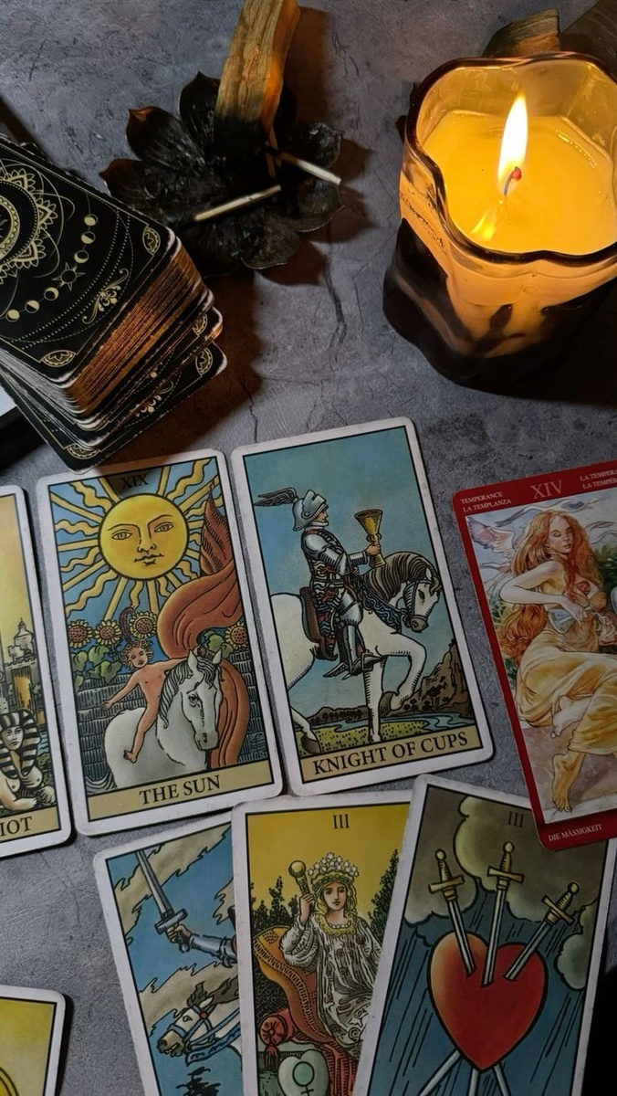 Знаки в Таро - очень разнообразны, и во многом зависят от вопросов и личной интерпретации