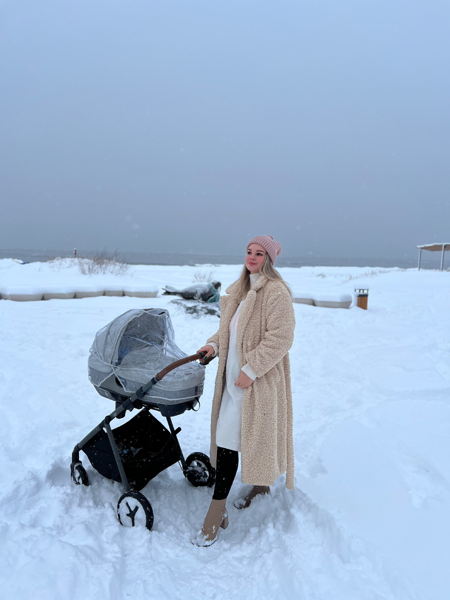 Всем привет! Меня зовут Юля, рада знакомству 🫶🏻 я мама 7 месячного малыша из Петербурга. Обычно делюсь идеями для прогулок в Питере и области, но и про материнские будни тоже рассказываю ❤️