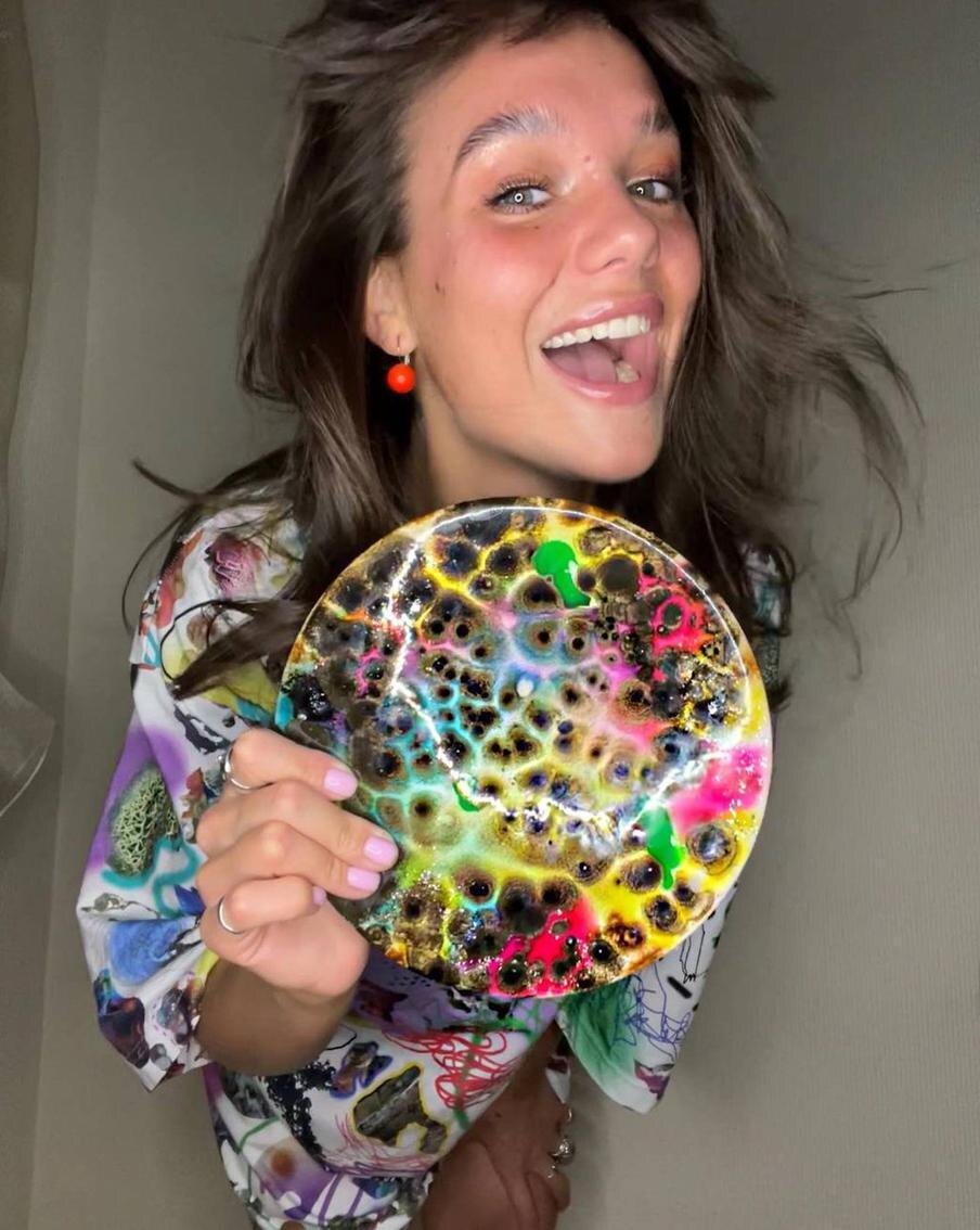 Из личного архива
Каждая работа Даши – настоящая капсула времени, которая постоянно разрастается и видоизменяется.