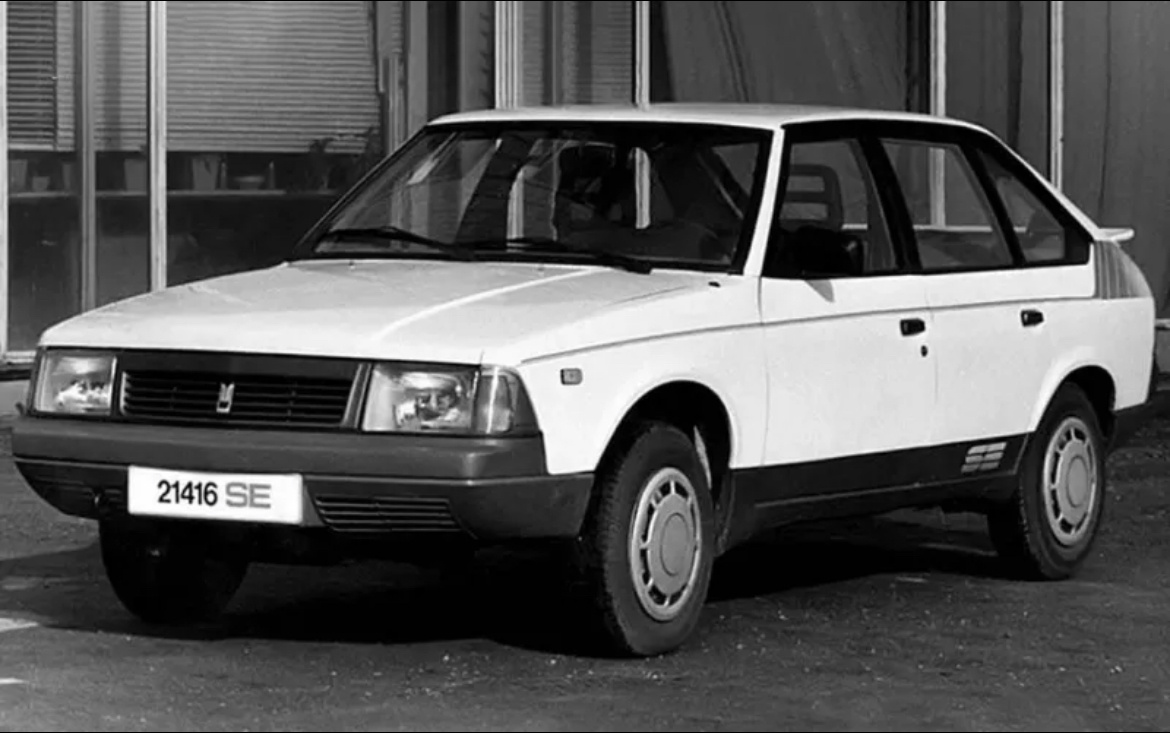 🚙Перспективный Москвич-21416 4х4 в красивом заводском обвесе и виниле на корме.